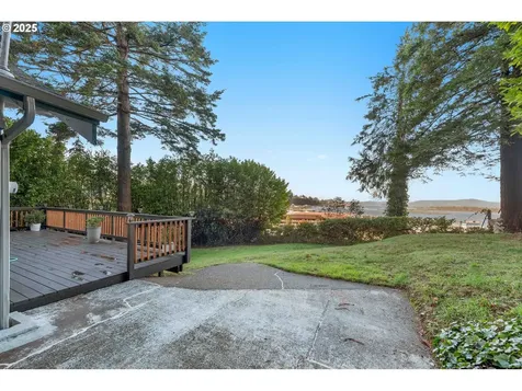 1254 N 6th Street Coos Bay OR 97420