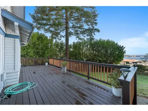 1254 N 6th Street Coos Bay OR 97420