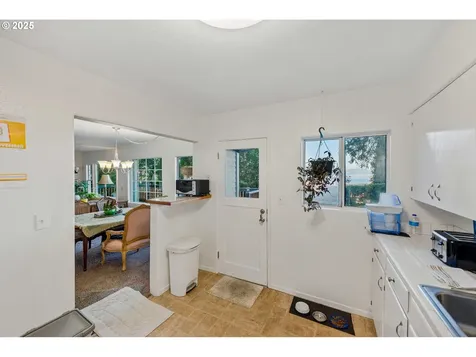 1254 N 6th Street Coos Bay OR 97420