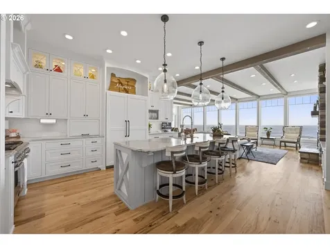 525 SW Point Avenue Depoe Bay OR 97341