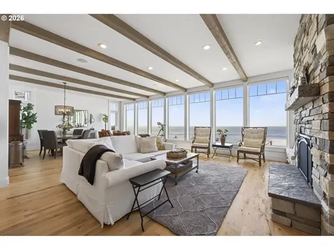 525 SW Point Avenue Depoe Bay OR 97341