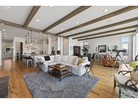 525 SW Point Avenue Depoe Bay OR 97341