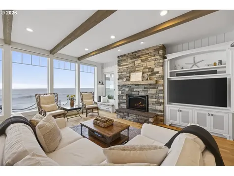 525 SW Point Avenue Depoe Bay OR 97341