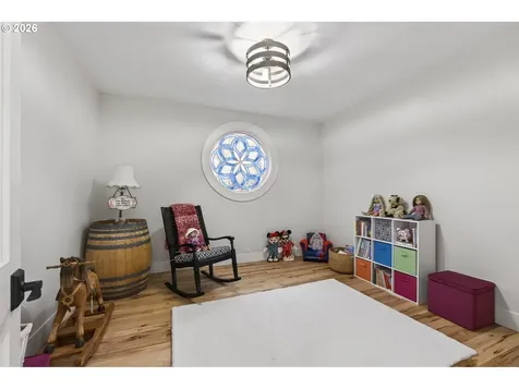 525 SW Point Avenue Depoe Bay OR 97341