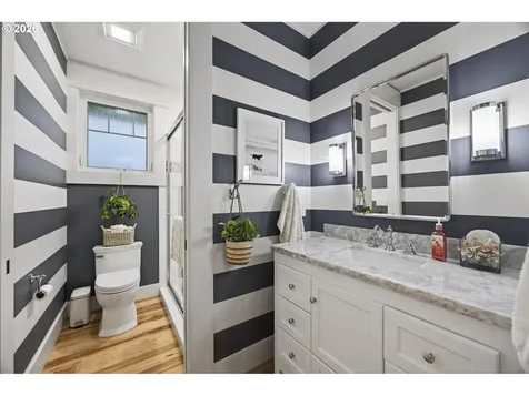 525 SW Point Avenue Depoe Bay OR 97341