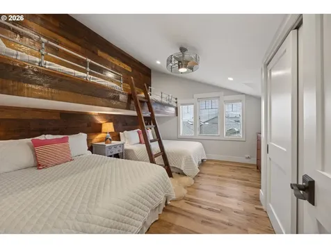 525 SW Point Avenue Depoe Bay OR 97341
