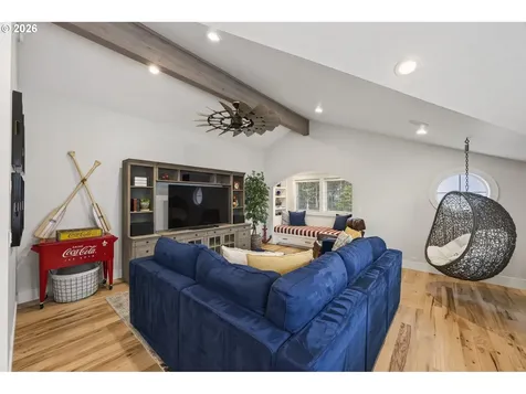 525 SW Point Avenue Depoe Bay OR 97341