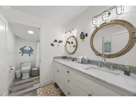 525 SW Point Avenue Depoe Bay OR 97341