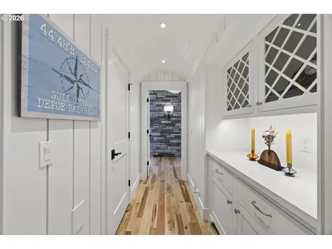 525 SW Point Avenue Depoe Bay OR 97341