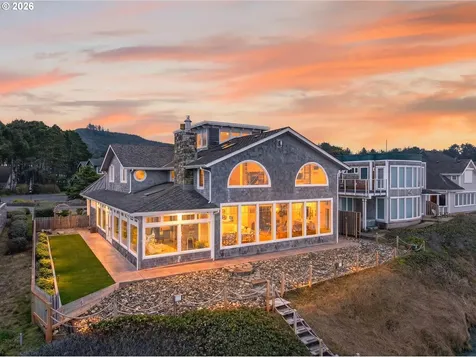 525 SW Point Avenue Depoe Bay OR 97341