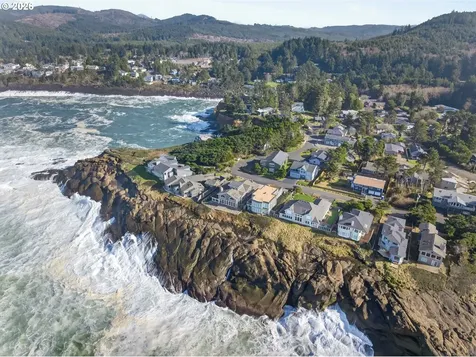 525 SW Point Avenue Depoe Bay OR 97341
