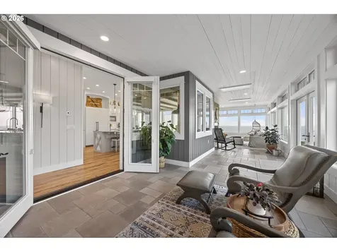 525 SW Point Avenue Depoe Bay OR 97341