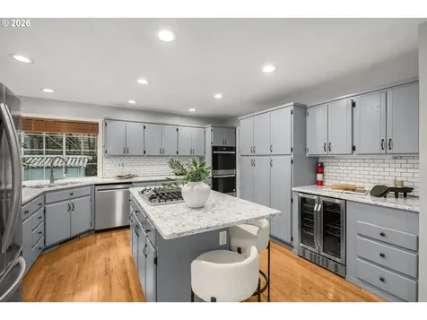 2807 SW 28th Drive Portland OR 97219