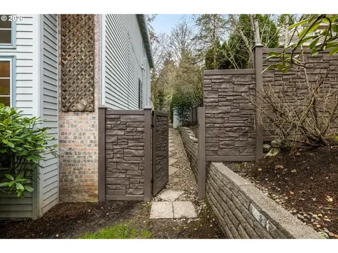 2807 SW 28th Drive Portland OR 97219