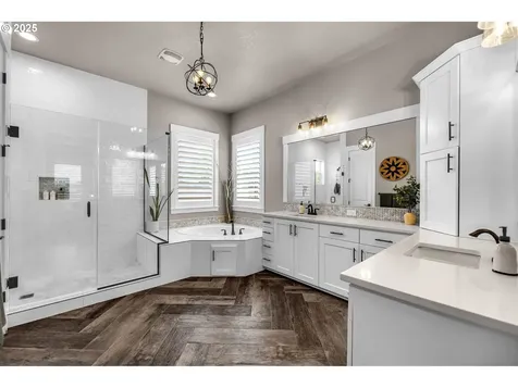5605 NW 144th Circle Vancouver WA 98685