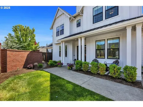 5605 NW 144th Circle Vancouver WA 98685