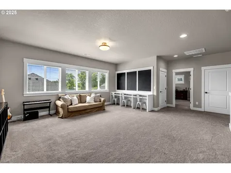 5605 NW 144th Circle Vancouver WA 98685