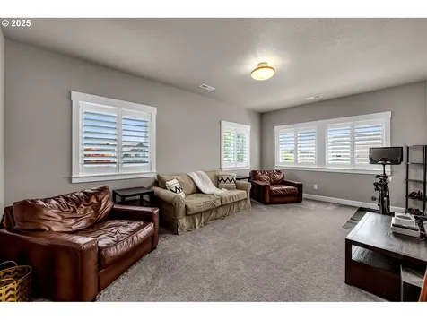 5605 NW 144th Circle Vancouver WA 98685