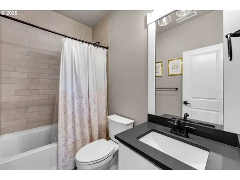 5605 NW 144th Circle Vancouver WA 98685