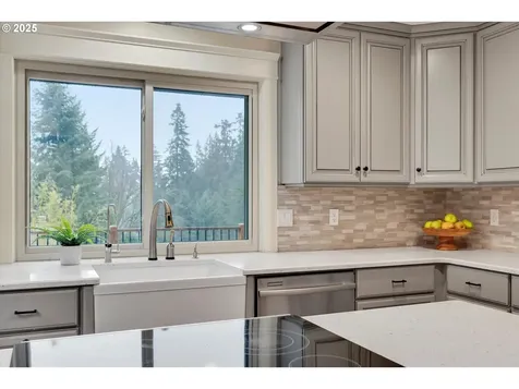 5217 Summit Street West Linn OR 97068
