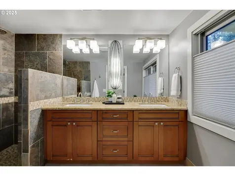 5217 Summit Street West Linn OR 97068