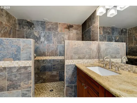 5217 Summit Street West Linn OR 97068