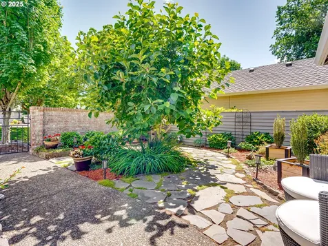 7485 SW Lakeside Drive Wilsonville OR 97070