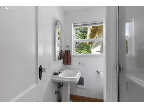 10518 NE Rosewood Avenue Vancouver WA 98662