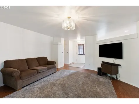 572 Little Valley Road Roseburg OR 97471