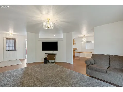 572 Little Valley Road Roseburg OR 97471