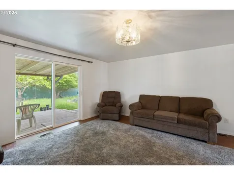 572 Little Valley Road Roseburg OR 97471