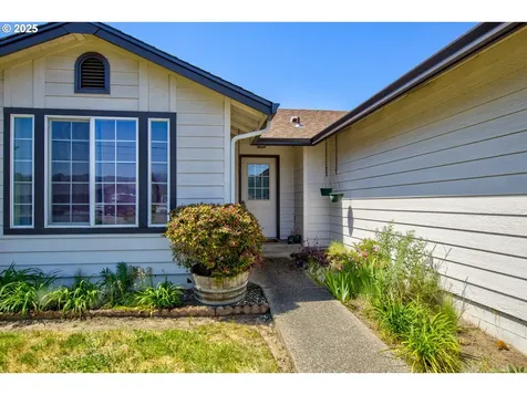 572 Little Valley Road Roseburg OR 97471