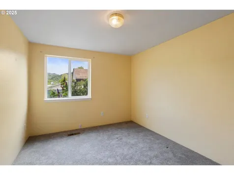 572 Little Valley Road Roseburg OR 97471