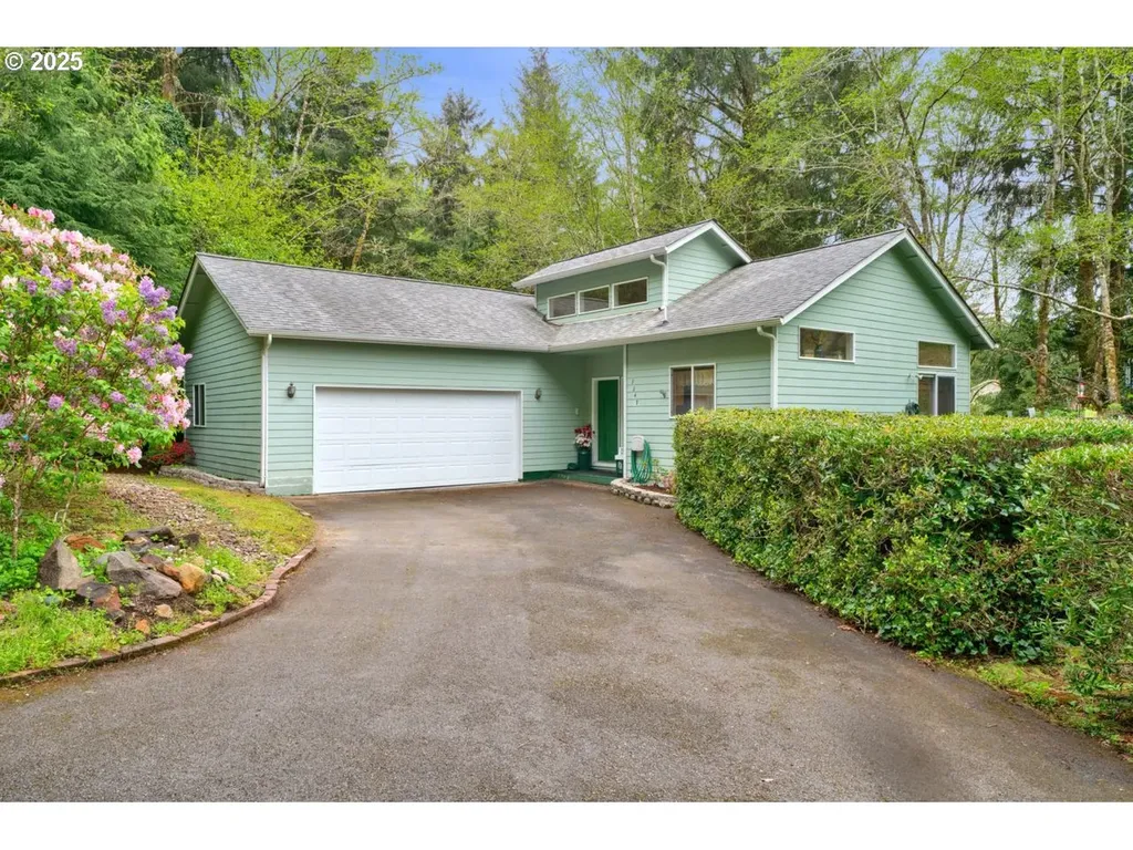 3347 31st Street Florence OR 97439