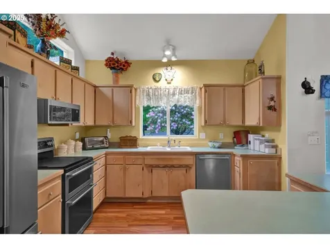 3347 31st Street Florence OR 97439