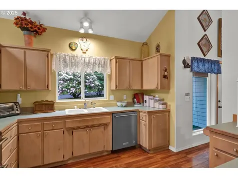 3347 31st Street Florence OR 97439