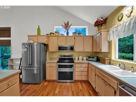 3347 31st Street Florence OR 97439