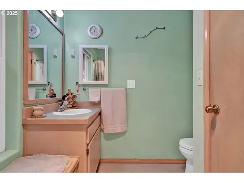 3347 31st Street Florence OR 97439