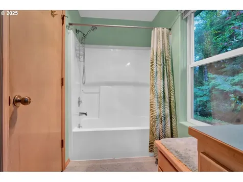 3347 31st Street Florence OR 97439