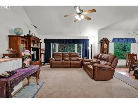 3347 31st Street Florence OR 97439
