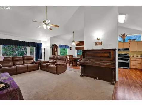 3347 31st Street Florence OR 97439