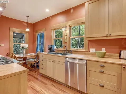 6222 NE Clackamas Street Portland OR 97213