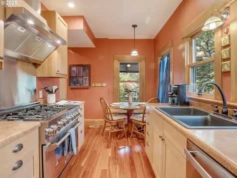 6222 NE Clackamas Street Portland OR 97213