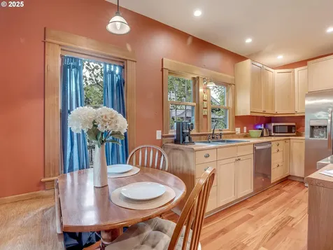 6222 NE Clackamas Street Portland OR 97213
