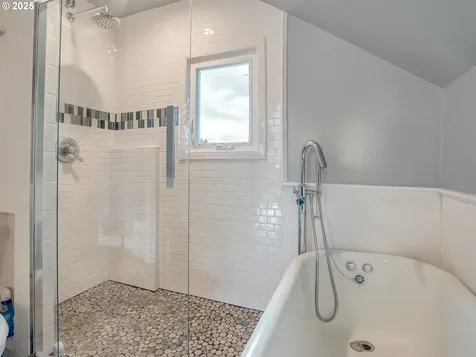 6222 NE Clackamas Street Portland OR 97213