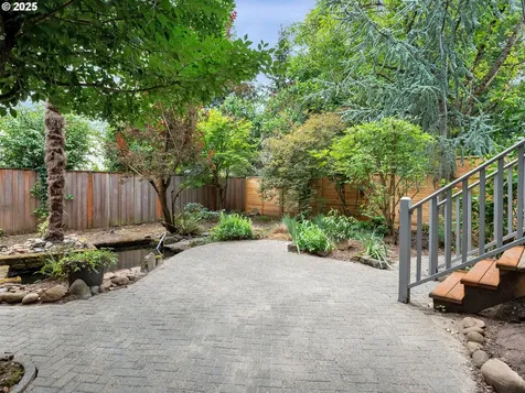 6222 NE Clackamas Street Portland OR 97213