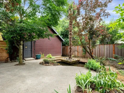 6222 NE Clackamas Street Portland OR 97213