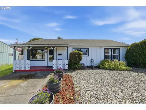 1621 Grant Street North Bend OR 97459
