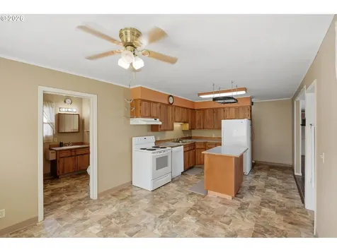 1621 Grant Street North Bend OR 97459