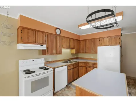 1621 Grant Street North Bend OR 97459